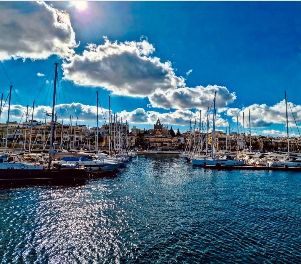 סנגלאה New & Unique Apartment - A 5 Minutes Ferry To Capital City Of Valletta מראה חיצוני תמונה